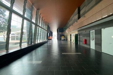 Platinum Sentral - 500 Workstations