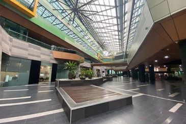 Platinum Sentral - 500 Workstations