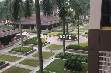 Dataran PHB, formerly Peremba Square, Saujana Resort