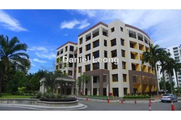 Dataran PHB, formerly Peremba Square, Saujana Resort