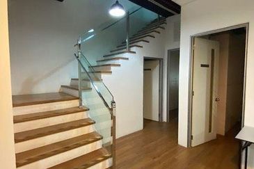 MENARA UOA BANGSAR - DUPLEX OFFICE