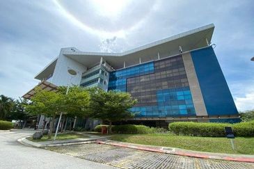 Cyber Tower 11 Corporate Tower