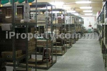 Wisma Kemajuan near to Menara Amfirst