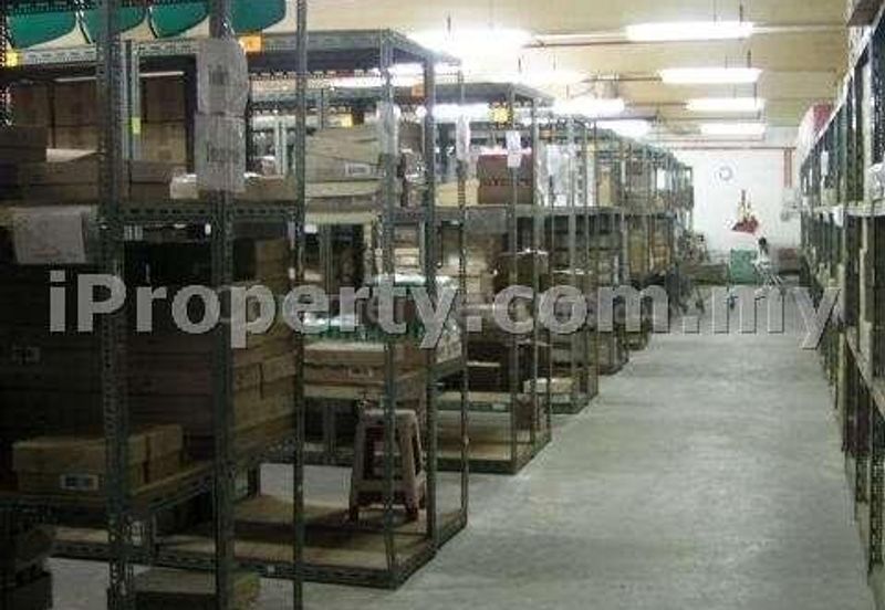 Wisma Kemajuan near to Menara Amfirst