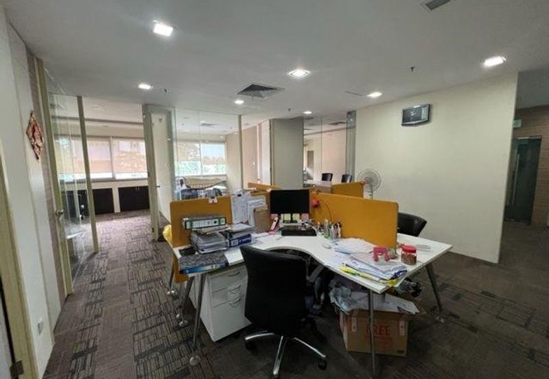 PJ8 Signature Office