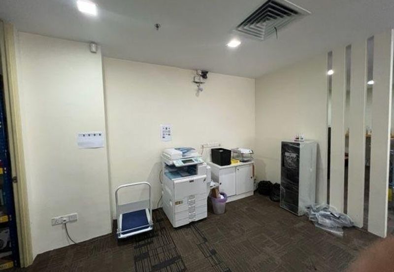 PJ8 Signature Office