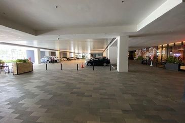 TROPICANA GARDENS CORPORATE TOWER