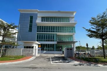 HiCom-Glenmarie Industrial Park