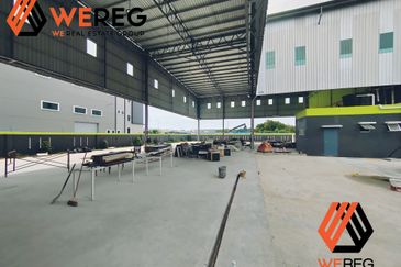 West Port, Pulau Indah