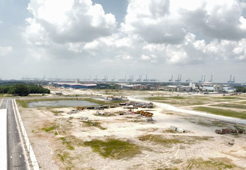 West Port, Pulau Indah