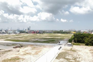 West Port, Pulau Indah