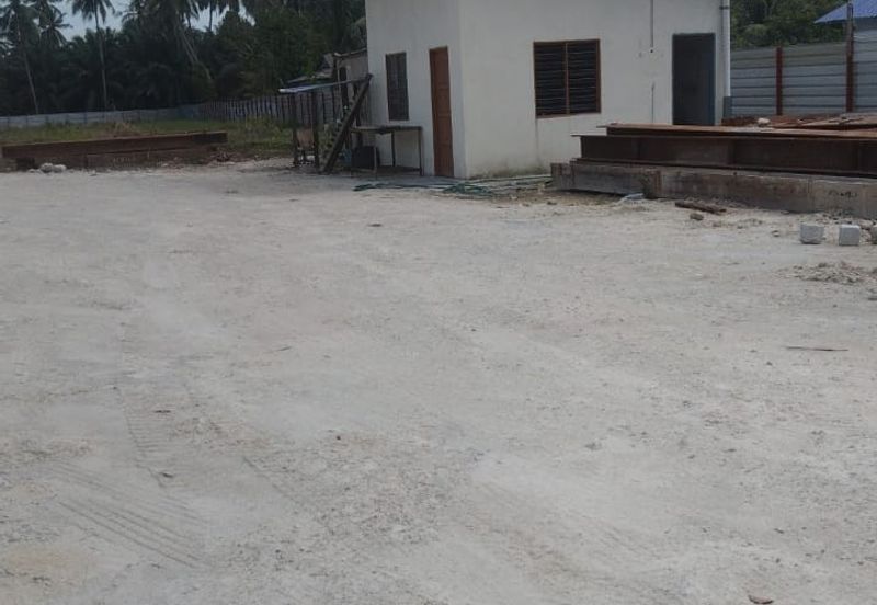 West Port, Pulau Indah