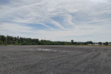 West Port, Pulau Indah