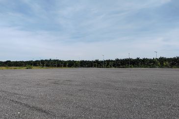 West Port, Pulau Indah