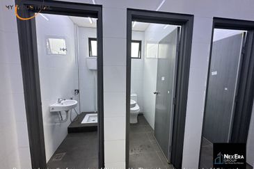 West Port, Pulau Indah