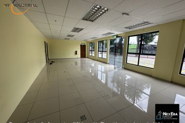 West Port, Pulau Indah