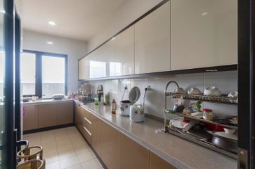 Duta Villa, Setia Alam