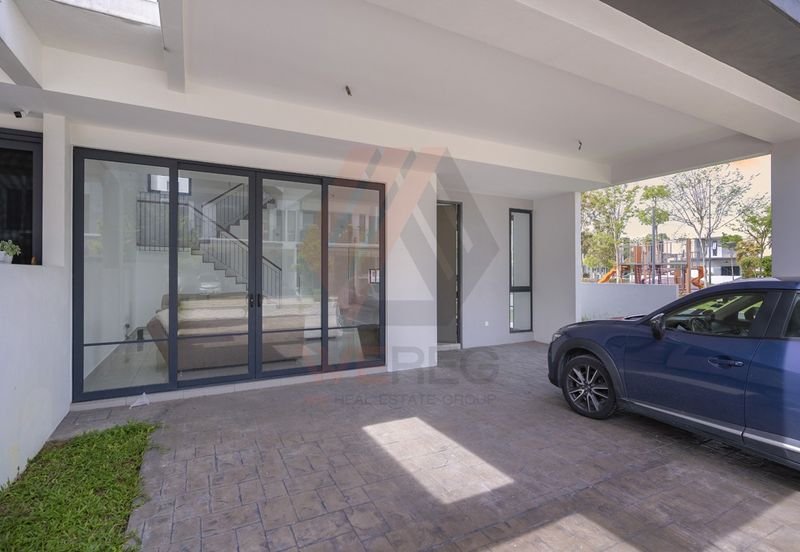 Lucent Residence @ twentyfive.7