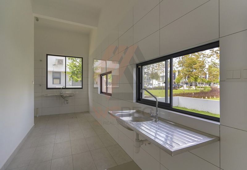 Lucent Residence @ twentyfive.7