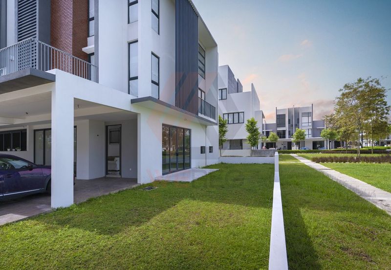 Lucent Residence @ twentyfive.7