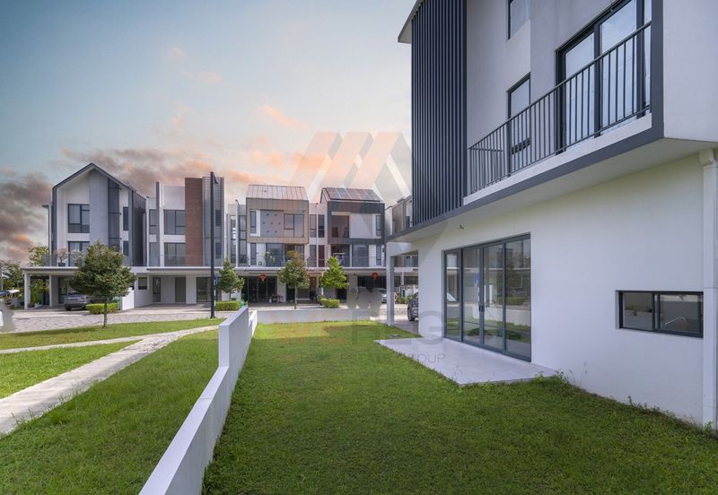 Lucent Residence @ twentyfive.7