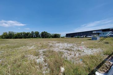 West Port, Pulau Indah