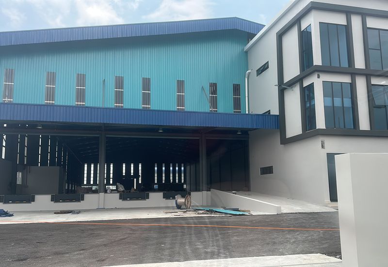 West Port, Pulau Indah