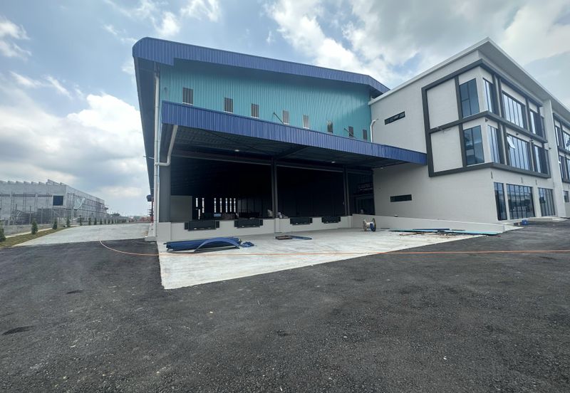 West Port, Pulau Indah