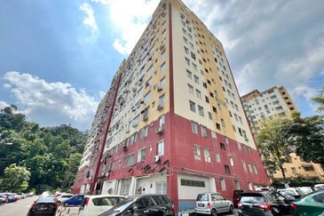 Jelutong Apartment, Selayang Heights