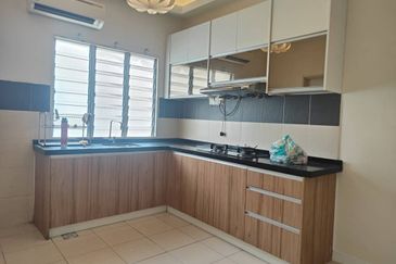 Renovated Townhouse Taman Tasik Puchong