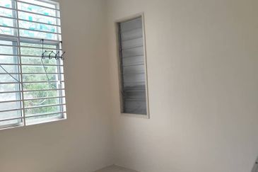 Renovated Townhouse Taman Tasik Puchong
