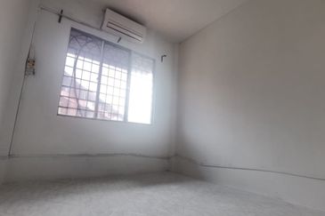 Pangsapuri Putra Impian, Taman Pinggiran Putra