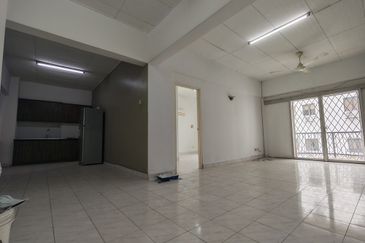 Pangsapuri Bukit Awansari (OG Court)