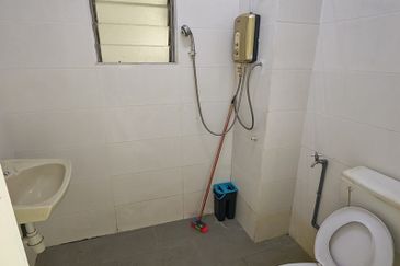 Pangsapuri Bukit Awansari (OG Court)