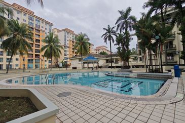 Pangsapuri Bukit Awansari (OG Court)