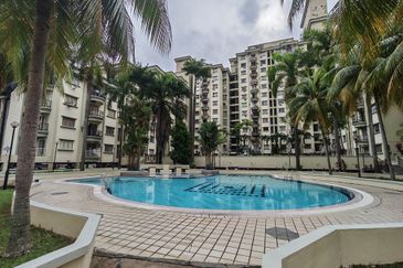 Pangsapuri Bukit Awansari (OG Court)