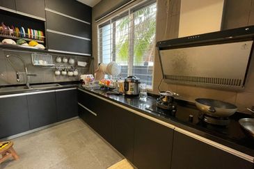 Jalan Cemara, Bandar Botanik