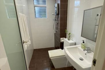 Jalan Cemara, Bandar Botanik