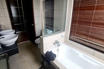 Perdana View Condominium