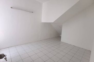 Jalan Sungai Rincing 32/65C