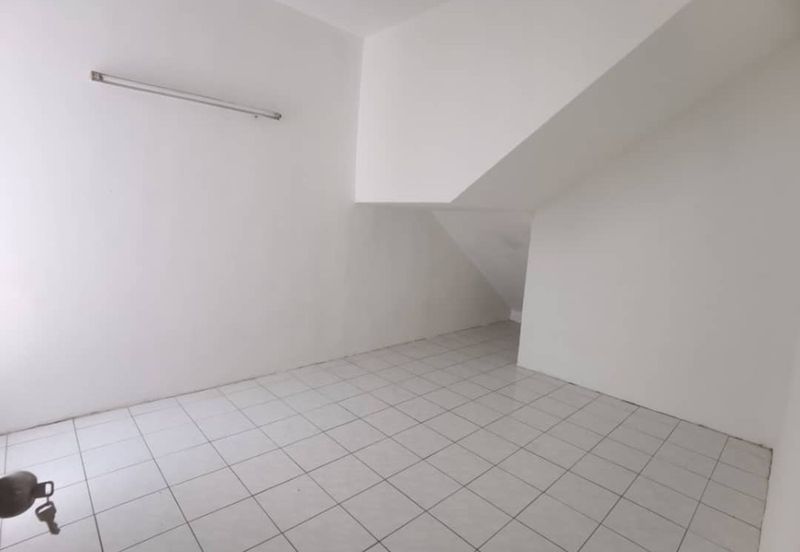 Jalan Sungai Rincing 32/65C