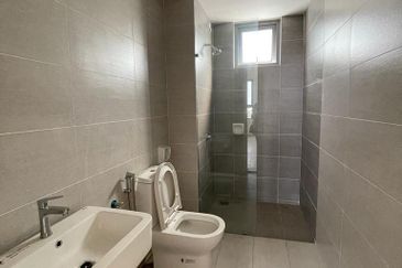 Gravit8 @ Klang South