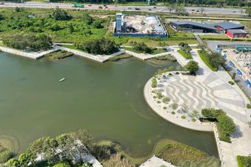 Gravit8 @ Klang South