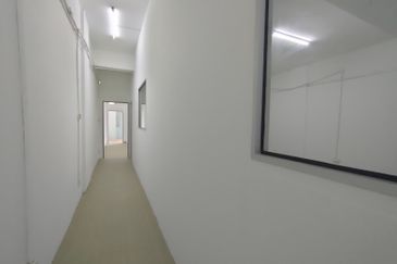 Pusat Perdagangan Intania