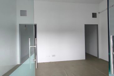 Pusat Perdagangan Intania