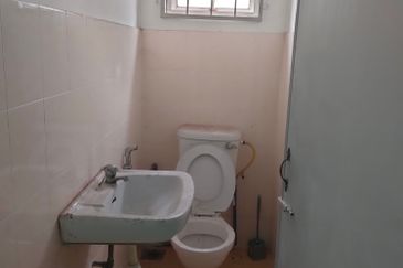 Pusat Perdagangan Intania