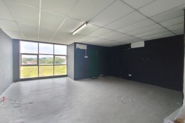 Pusat Perdagangan Intania