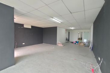 Pusat Perdagangan Intania