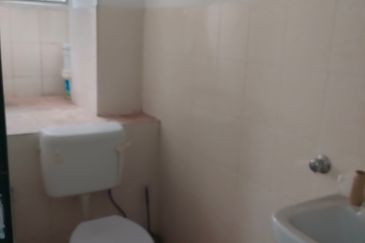 Pusat Perdagangan Intania