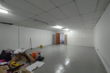 Pusat Perdagangan Intania